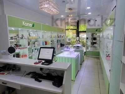 Свободное назначение, офисы, магазины и бутики, склады, салоны красоты, медцентры и аптеки, образование, кабинеты и рабочие места · 30 м² за 600 000 ₸ в Алматы, Алмалинский р-н