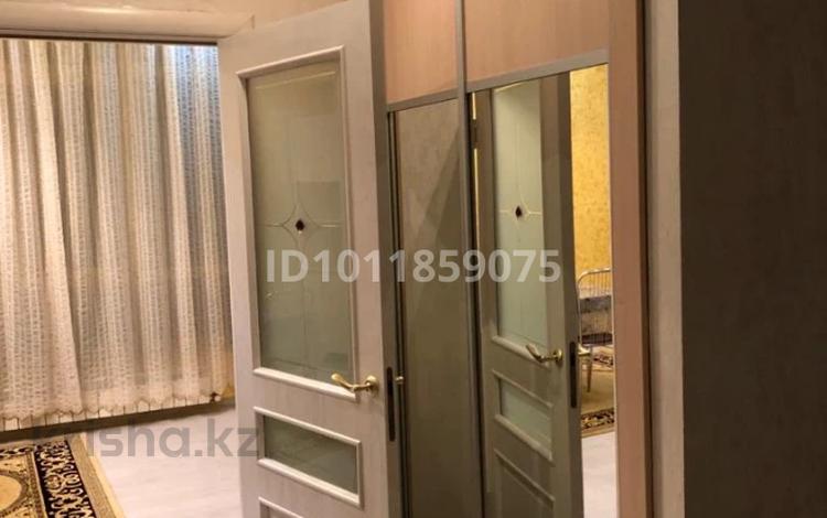 2-бөлмелі пәтер · 90 м² · 5/6 қабат, мкр Казахфильм 2/1, бағасы: 500 000 ₸ в Алматы, Бостандыкский р-н — фото 2