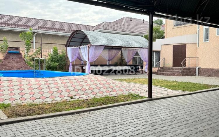 Дом · 7 комнат · 550 м², Жуанышова 51 — Улбике акын-Жуанышова (Баласагун) за 90 000 〒 в Таразе — фото 2