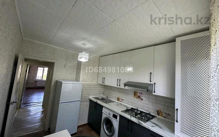 1-комнатная квартира, 40 м², 4/5 этаж помесячно, 8-й микрорайон, 8-й микрорайон 17