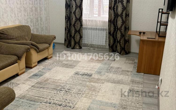 2-бөлмелі пәтер · 60 м² · 9/18 қабат, мкр Кадыра Мырза-Али, Сырыма Датова 32/2 блок 2 — Гипермаркет Алтындар, бағасы: 200 000 ₸ в Уральске — фото 14