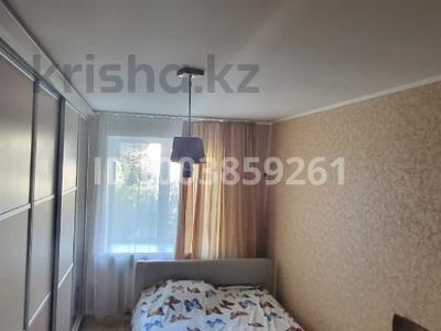 3-комнатная квартира · 60 м² · 4/5 этаж, Kerderi 122 122 — Исханова-Кердери за 25 млн 〒 в Уральске, мкр Школьник