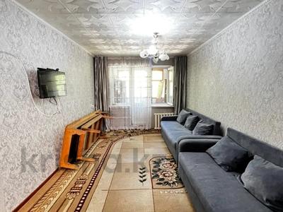 3-комнатная квартира · 63 м² · 2/5 этаж, 2 микр за 15.4 млн 〒 в Таразе
