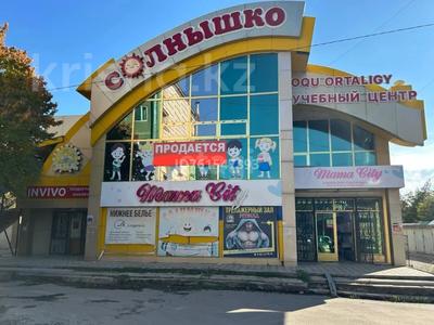 Продажа коммерческой недвижимости в Шымкенте: Свободное назначение, офисы, магазины и бутики, медцентры и аптеки, образование · 1300 м² за 400 млн 〒 Свободное назначение, офисы, магазины и бутики, медцентры и аптеки, образование · 1300 м² за 400 млн 〒 в Шымкенте, Аль-Фарабийский р-н