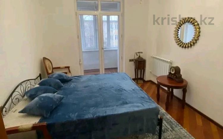 2-комнатная квартира · 60 м² · 3/4 этаж, Толе Би 73 за 350 000 ₸ в Алматы, Алмалинский р-н — фото 2