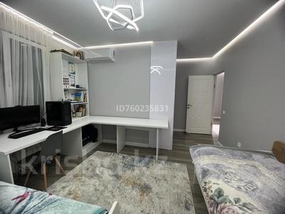 2-комнатная квартира · 75 м² · 8/9 этаж, мкр Нурсая, Абылхаир хана 63 — Жумагалиева за 50.5 млн 〒 в Атырау, мкр Нурсая