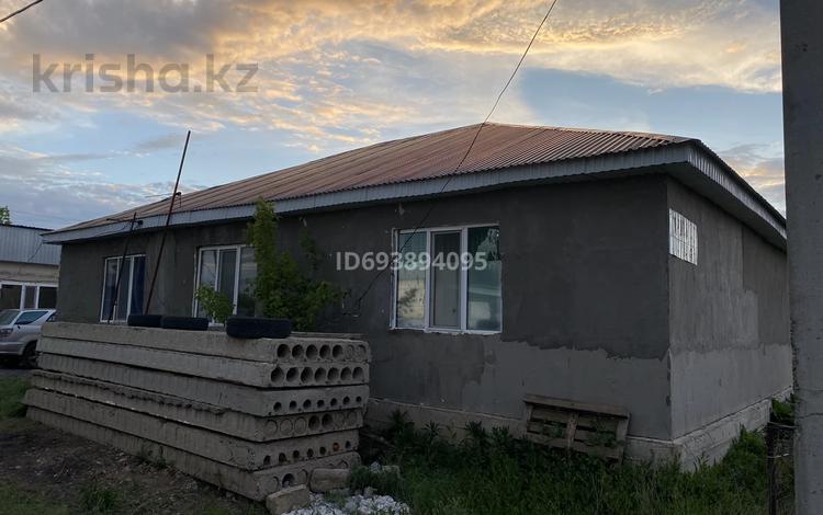 Отдельный дом · 5 комнат · 170 м² · 10 сот., Кум жол 67 за 11 млн ₸ в Актобе, мкр Акжар — фото 2