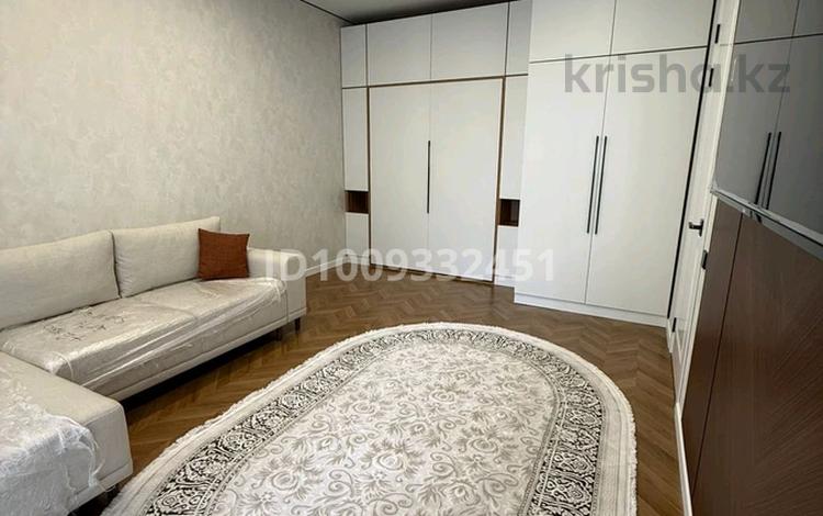 1-бөлмелі пәтер · 42 м² · 7/9 қабат, Туран 43/5, бағасы: 350 000 ₸ в Астане, Есильский р-н — фото 2