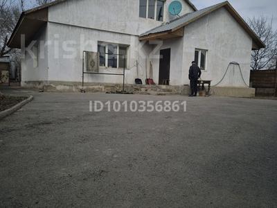 Часть дома · 5 комнат · 180 м² · 5 сот., мкр Кемел (Первомайское), Юности 34 — Дыбенко за 45 млн ₸ в Алматы, Жетысуский р-н