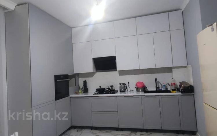 2-комнатная квартира, 70 м², 7/10 этаж, мкр. Батыс-2, Алия Молдагулова