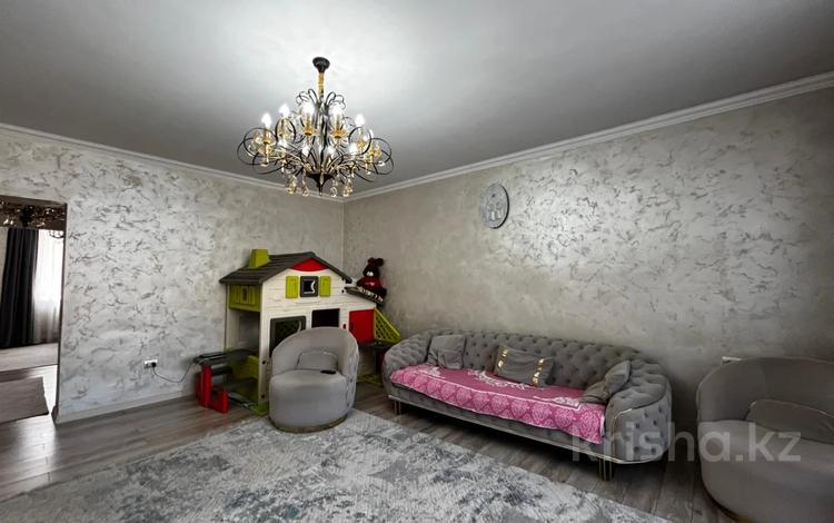 Отдельный дом · 5 комнат · 208.3 м² · 2.5 сот., Богенбай Батыра 96 за 109 млн 〒 в Семее — фото 4