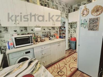 3-комнатная квартира · 61.1 м² · 2/2 этаж, мкр Кемел (Первомайское), Есим Хана за 23.5 млн 〒 в Алматы, Жетысуский р-н