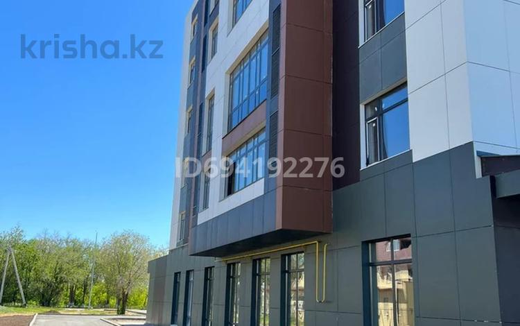 4-комнатная квартира · 178 м² · 3/5 этаж, 10 микрорайон 15 за 63 млн ₸ в Аксае — фото 2