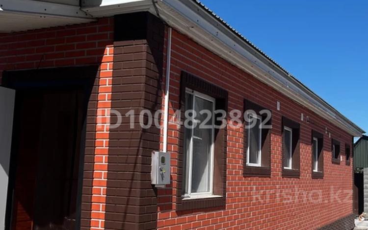 Үйдің бір бөлігі · 2 бөлме · 40 м², Толе би 164 — Возле магазина Адия, бағасы: 100 000 ₸ — фото 2