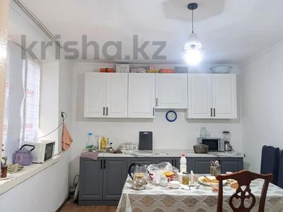 Жеке үй · 4 бөлме · 90 м² · 5 жүзд., 112 квартал ш/а. 61 — Қожанова Аманқұлова көшесінің тура қиылысы, бағасы: 60 млн ₸ в Шымкенте, Туран р-н
