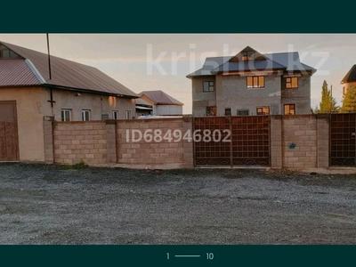 Продажа домов и дачи в Карагандинской обл.: Отдельный дом · 5 комнат · 230 м² · 10 сот., 8 микрараион 11/8 за 50 млн 〒 Отдельный дом · 5 комнат · 230 м² · 10 сот., 8 микрараион 11/8 за 50 млн 〒 в Темиртау