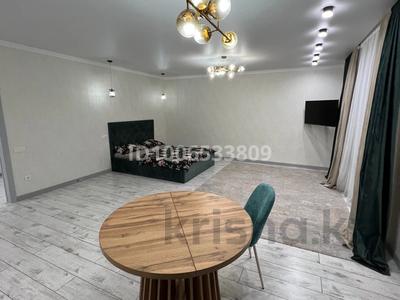 1-комнатная квартира · 50 м² · 1/9 этаж, мкр. Зачаганск пгт, Мурата Монкеулы 97/2 за 15 000 ₸ в Уральске