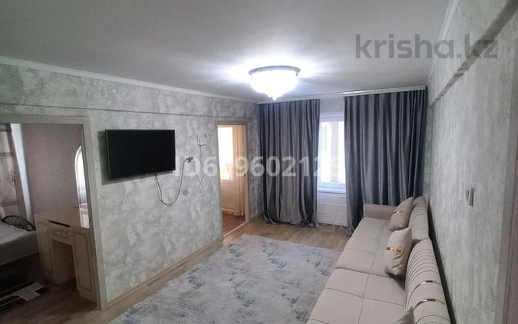3-комнатная квартира · 60 м² · 2/5 этаж, Назарбаева 63/1 за 18 000 ₸ в Усть-Каменогорске, Ульбинский — фото 2