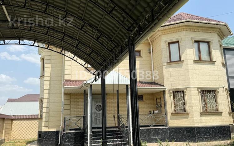 7-бөлмелі пәтер · 250 м² · 2 қабат, мкр Самал-1, Мкр Самал-1 Акжан Аль Машани 118, бағасы: 205 млн ₸ в Шымкенте, Абайский р-н — фото 2