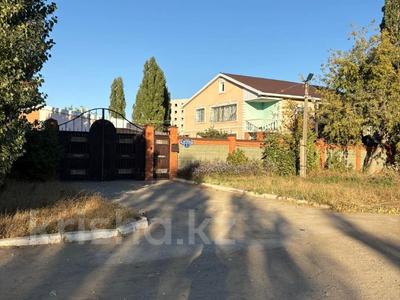 Жеке үй · 6 бөлме · 280 м² · 13 сот., мкр 12, Дулатова 1 — Богенбай батыра, бағасы: 85 млн 〒 в Актобе