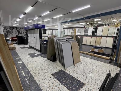 Свободное назначение, офисы, магазины и бутики, салоны красоты, фитнес и спорт, медцентры и аптеки, образование, развлечения, конференц-залы, кабинеты и рабочие места, студии · 300 м² за 2 млн 〒 в Актобе