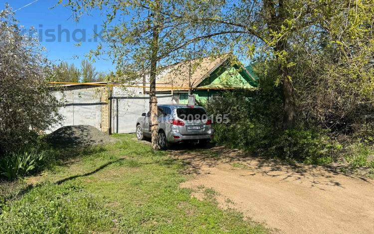 Отдельный дом · 2 комнаты · 120 м² · 4.5 сот., мкр Айгуль, Матросова 3 за 17.5 млн 〒 в Уральске — фото 2