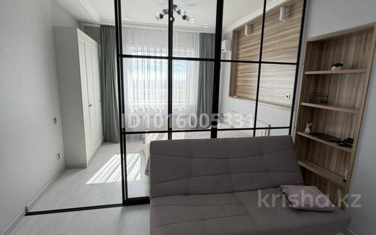 1-комнатная квартира · 45 м² · 16/16 этаж, Ержанова 34/1 за 300 000 ₸ в Караганде, Казыбек би р-н — фото 2