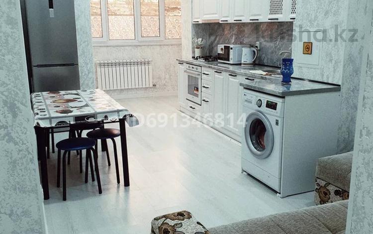 1-комнатная квартира · 50 м² · 1/7 этаж, 3-й мкр 120 за 250 000 ₸ в Актау — фото 2