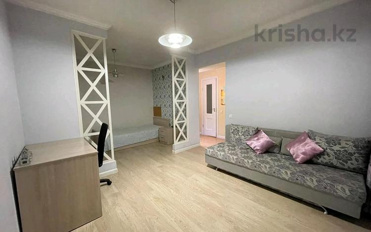 1-бөлмелі пәтер, 35 м², 4/4 қабат ай сайын, Ауэзова, бағасы: 280 000 〒 в Алматы, Ауэзовский р-н — фото 2