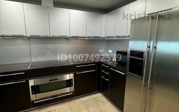 3-бөлмелі пәтер · 121.4 м² · 7/22 қабат, Аль-Фараби 77/3, бағасы: 245 млн ₸ в Алматы, Бостандыкский р-н — фото 2