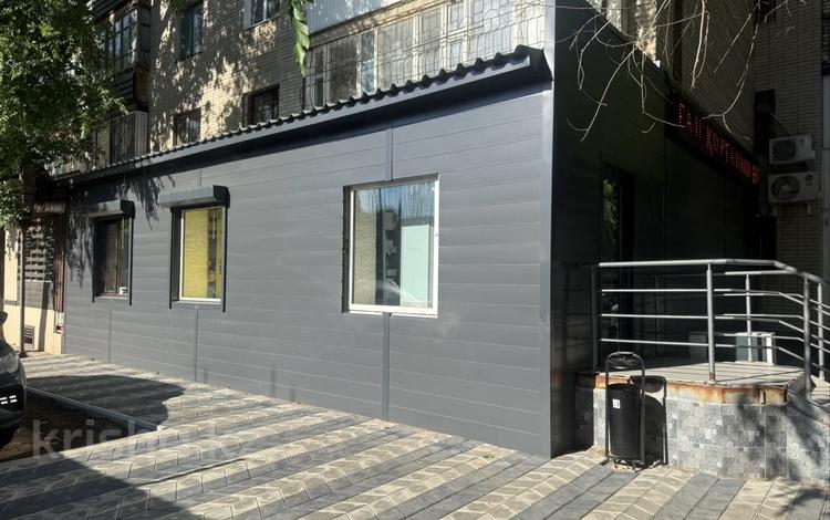Магазины и бутики · 80 м² за 800 000 ₸ в Уральске, мкр Школьник — фото 3