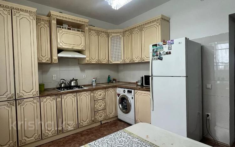 2-комнатная квартира · 63 м² · 7/10 этаж, мкр. Алтын орда, ораза татеулы за 26 млн ₸ в Актобе — фото 2