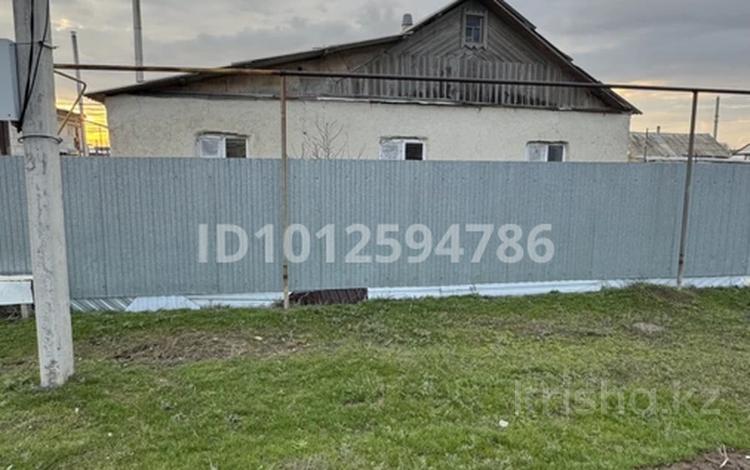 Жеке үй · 3 бөлме · 100 м² · 10 сот., Бақтыбай 24 — Қызыл тал, бағасы: 50 000 ₸ в Аксае — фото 2