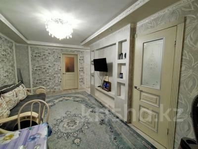 2-комнатная квартира, 48 м², 1/5 этаж, 6 МКР за 8.9 млн 〒 в Темиртау