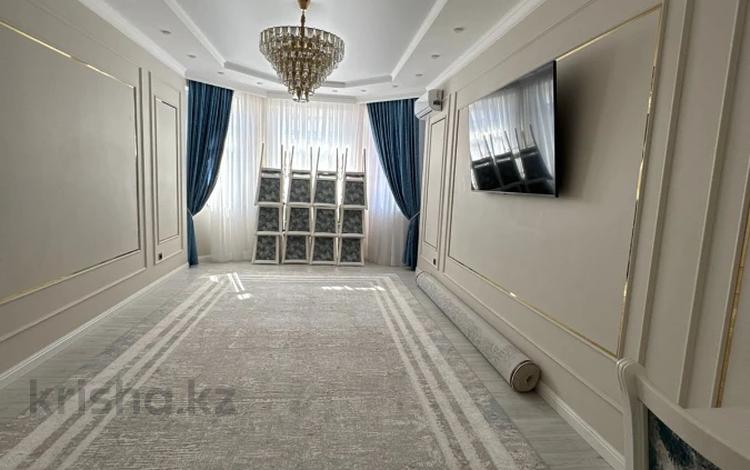 3-комнатная квартира · 118 м² · 11/14 этаж, 17-й мкр, ​17-й микрорайон 6 за 61.9 млн ₸ в Актау — фото 2