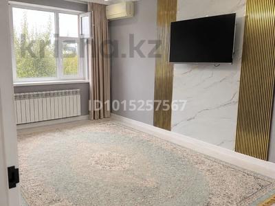 3-бөлмелі пәтер · 62 м² · 5/5 қабат, Абая 88 85 — Возле тд Алем плаза, бағасы: 26 млн ₸ в Уральске, мкр Школьник