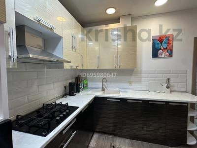 2-комнатная квартира · 62 м² · 3/6 этаж, мкр Кокжиек 44 за 300 000 ₸ в Алматы, Жетысуский р-н