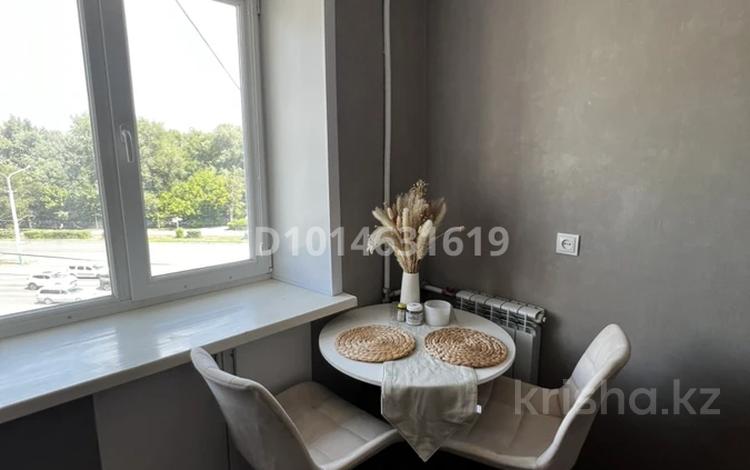 2-комнатная квартира · 42.5 м² · 5/5 этаж, Достоевского 17 за 250 000 ₸ в Усть-Каменогорске — фото 2