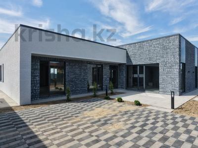 Жеке үй · 5 бөлме · 196 м² · 6 жүзд., Сырым батыра 34, бағасы: 90 млн ₸ в 