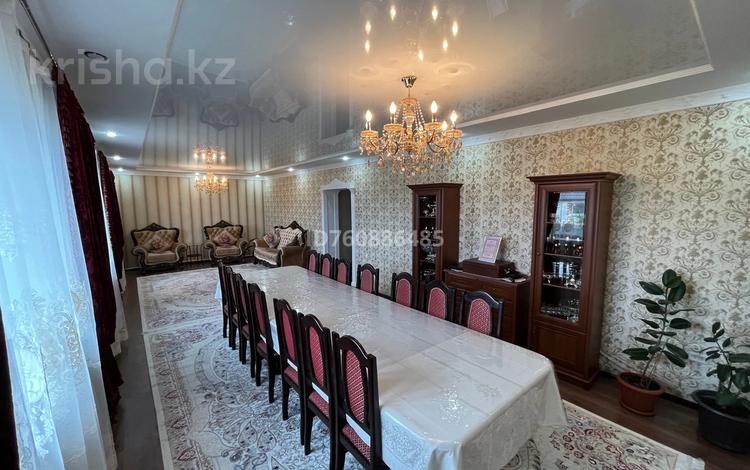 Отдельный дом · 6 комнат · 221 м² · 6.3 сот., Байтерек 36А за 44 млн 〒 в Уральске — фото 2