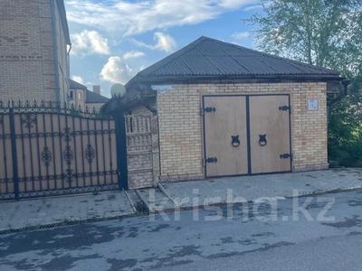 Отдельный дом · 6 комнат · 380 м² · 20 сот., мкр Городской Аэропорт за 140 млн ₸ в Караганде, Казыбек би р-н