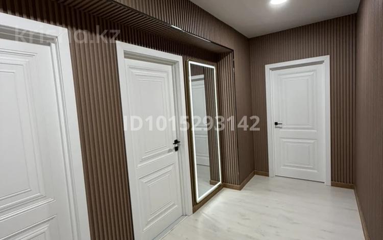 2-комнатная квартира · 65.5 м² · 7/12 этаж, мкр Аксай-1, райымбека 522/1 — Райымбека Момышулы за 43.5 млн ₸ в Алматы, Ауэзовский р-н — фото 2