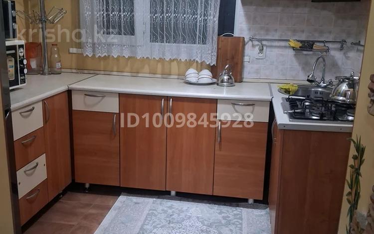 2-комнатная квартира · 55 м² · 2/5 этаж, Кабанбай батыра 5а — ЖД Вокзал за 15 000 ₸ в Шымкенте — фото 2