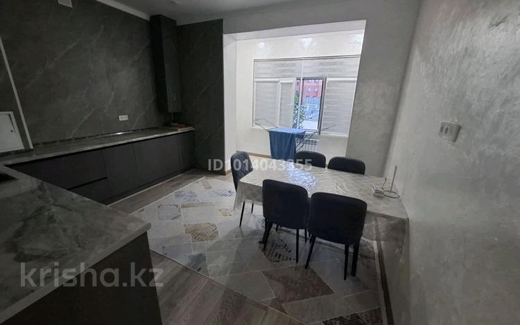 2-комнатная квартира · 80 м² · 1/7 этаж, 17-й мкр, ​17-й микрорайон 107, 110 за 17 000 ₸ в Актау — фото 2