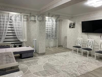 Продажа квартир в Алматы: 2-комнатная квартира · 72.2 м² · 2/3 этаж, мкр Акжар, Береке за 42 млн 〒 2-комнатная квартира · 72.2 м² · 2/3 этаж, мкр Акжар, Береке за 42 млн 〒 в Алматы, Наурызбайский р-н