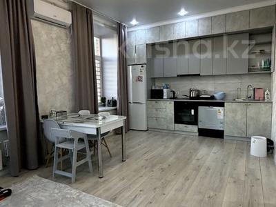 2-бөлмелі пәтер · 53 м² · 3/10 қабат, Строителей 33/4, бағасы: 31.5 млн ₸ в Караганде, Казыбек би р-н