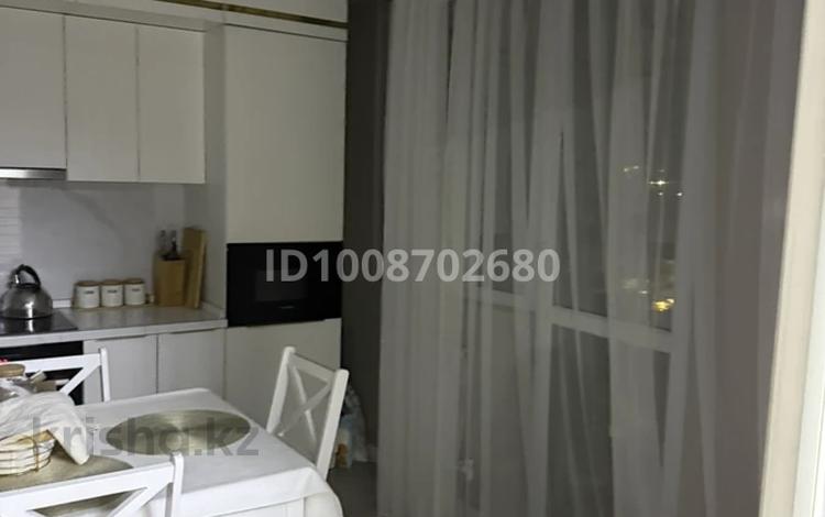 2-бөлмелі пәтер · 74.2 м² · 4/10 қабат, Толе би 285/8 к4 — Толе би утеген батыра, бағасы: 350 000 ₸ в Алматы, Ауэзовский р-н — фото 2