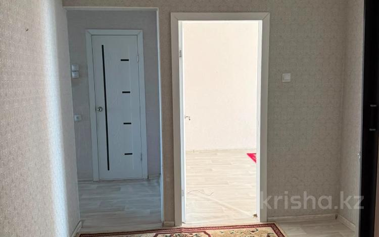 2-комнатная квартира · 55 м² · 5/5 этаж, мкр Шанхай, рыскулова за 12.5 млн ₸ в Актобе — фото 2