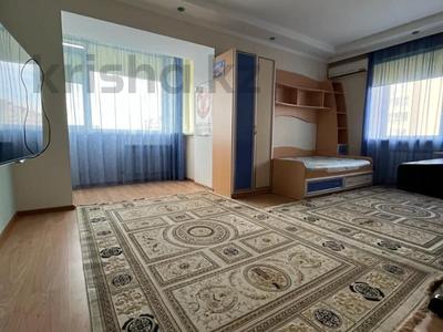 Пәтерлер в Актюбинской обл.: 5-бөлмелі пәтер · 190 м² · 5/6 қабат, мкр 8, Абилкайыр Хана пр-т 58/1, бағасы: 51 млн 〒 5-бөлмелі пәтер · 190 м² · 5/6 қабат, мкр 8, Абилкайыр Хана пр-т 58/1, бағасы: 51 млн 〒 в Актобе