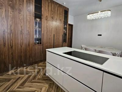 5-комнатная квартира · 215 м² · 5 этаж, Акмешит 19 за 1.5 млн ₸ в Астане, Есильский р-н